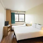 Ibis Cadiz فندق 2*