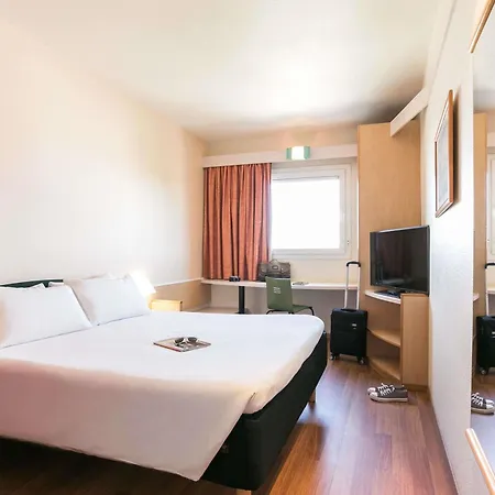 Ibis Cadiz 2*