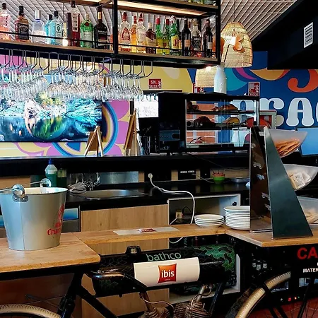 酒店 赫雷斯德拉弗龙特拉加的斯宜必思酒店 2*