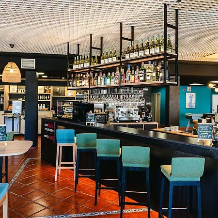 Ibis Cadiz ホテル 2*