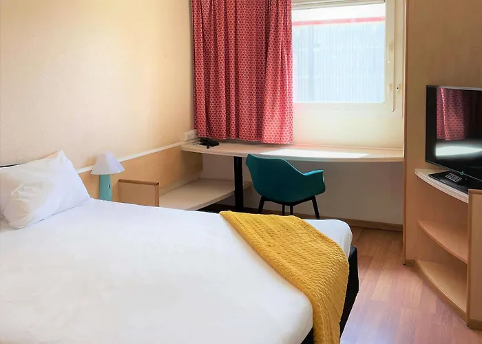 Отель Ibis Cadiz 2*