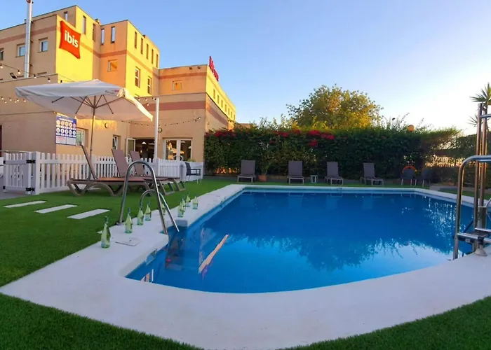 赫雷斯德拉弗龙特拉加的斯宜必思酒店 酒店 2*