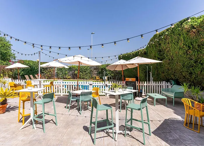 赫雷斯德拉弗龙特拉加的斯宜必思酒店 赫雷斯