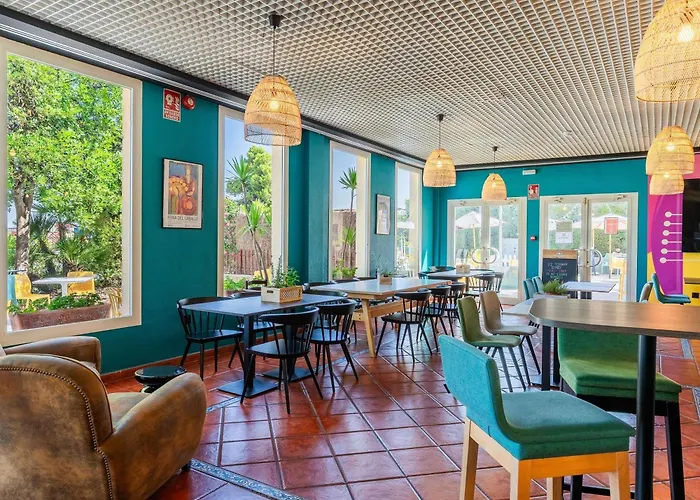 Отель Ibis Cadiz 2*