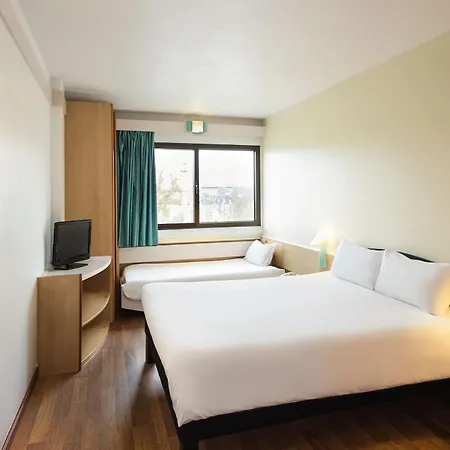 Ibis Cadiz Hotel 2*